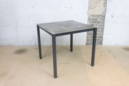 Quadratischer Keramiktisch IRON / Gartentisch 80 x 80 cm
