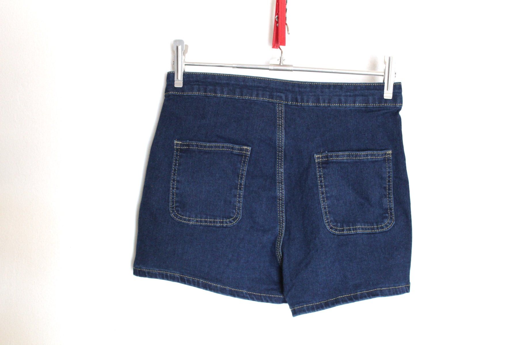 Jeans: Neue , Kurze Jeans, Gr. S – Usato da Locarno venduto da madame-tus-sauds 1