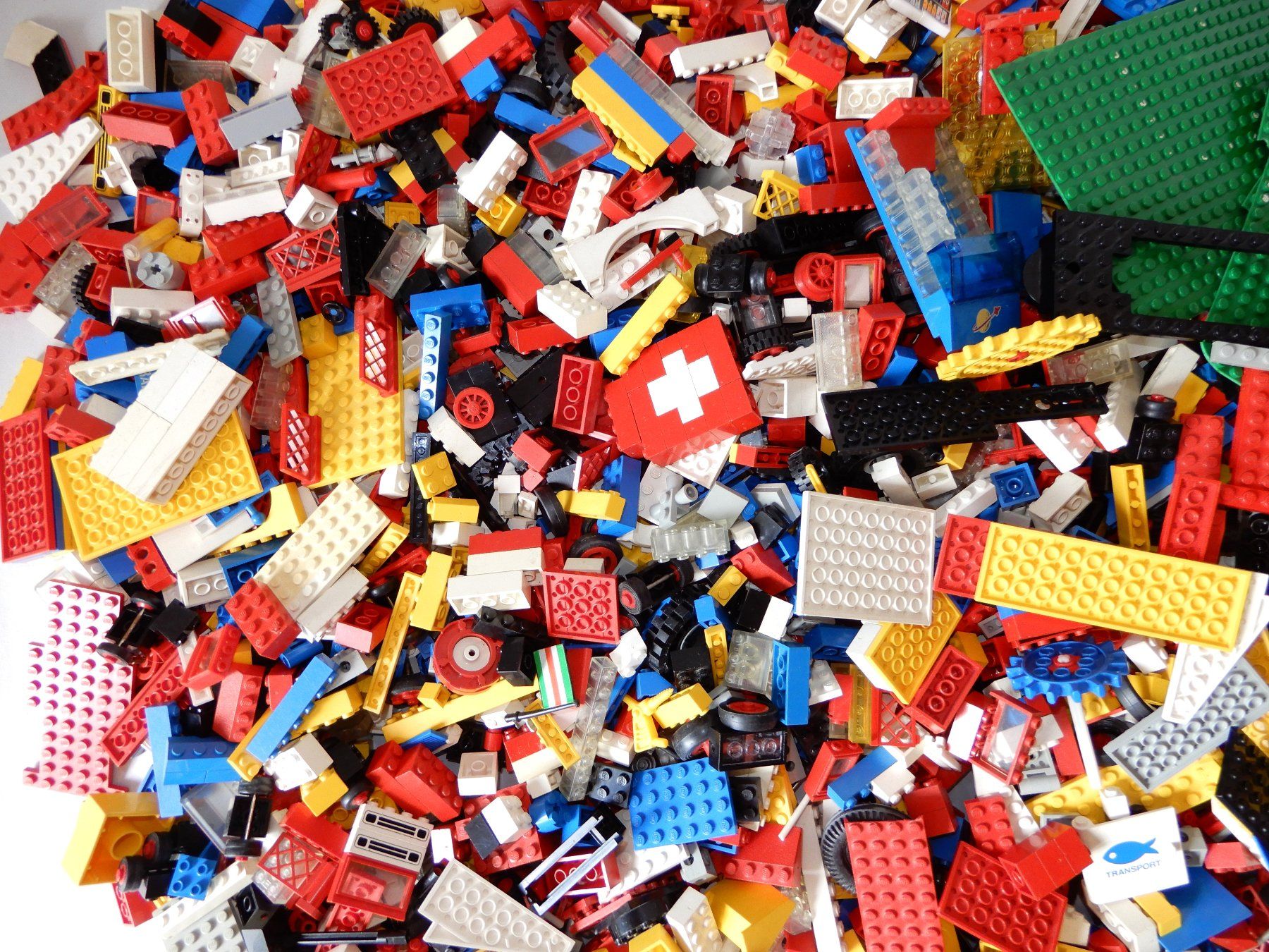 Lego Kit di costruzioni: 4 KILO LEGO Classic und diverse, Räder, Technic,Platten .... – Usato da Senèdes venduto da tintinette43 2