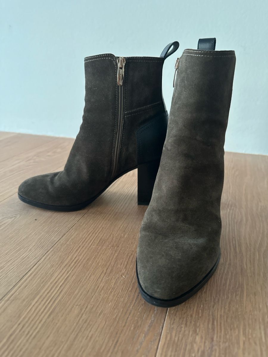 Sergio Rossi Damenschuhe: Sergio Rossi Suede Ankle Boots – Neu (gemäss Beschreibung) aus Binningen von can_s2yh 1