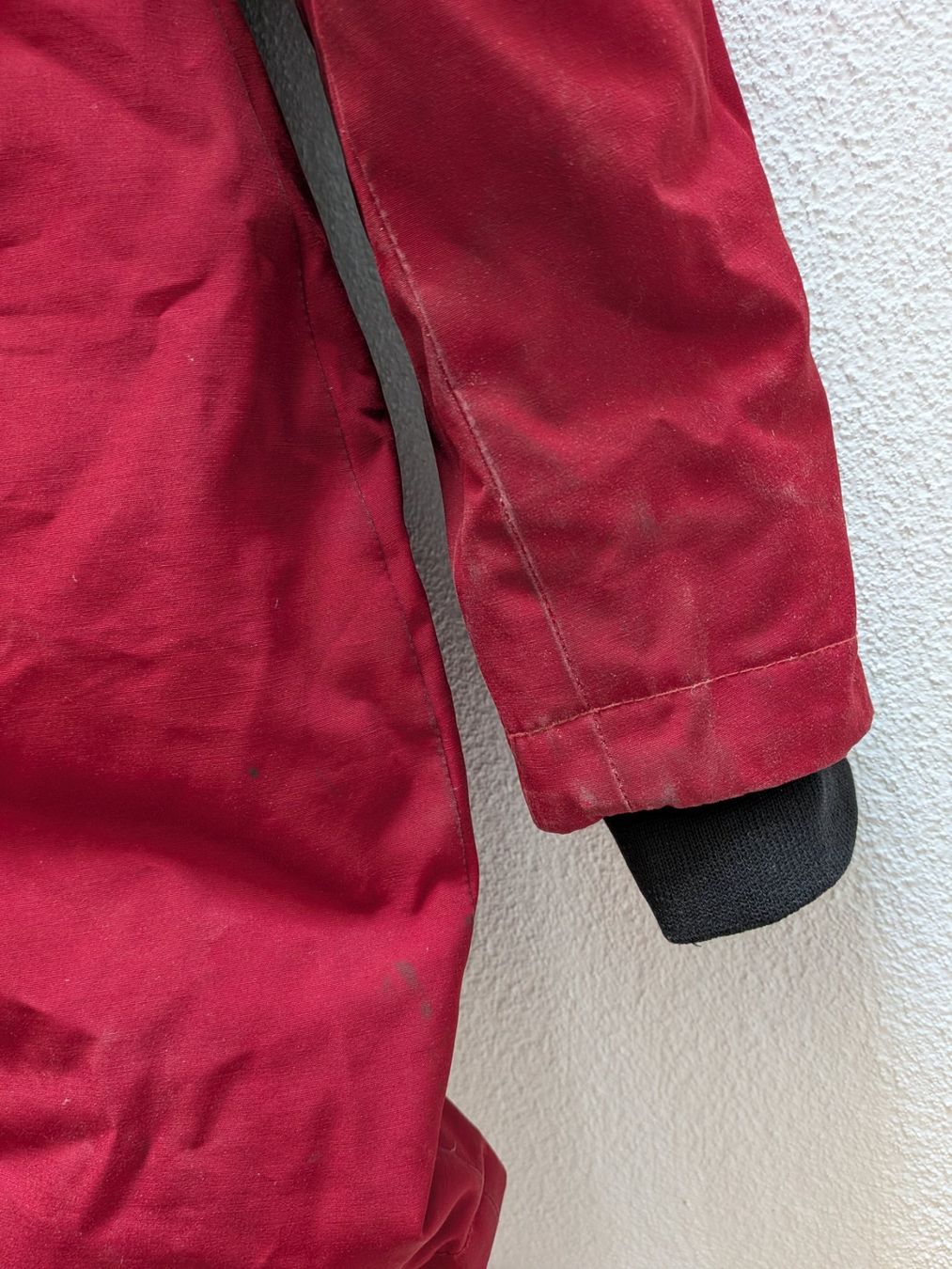 Canada Goose Giacche: Canada Goose M tailliert, rot – Usato da Bergdietikon venduto da Lindor12 6