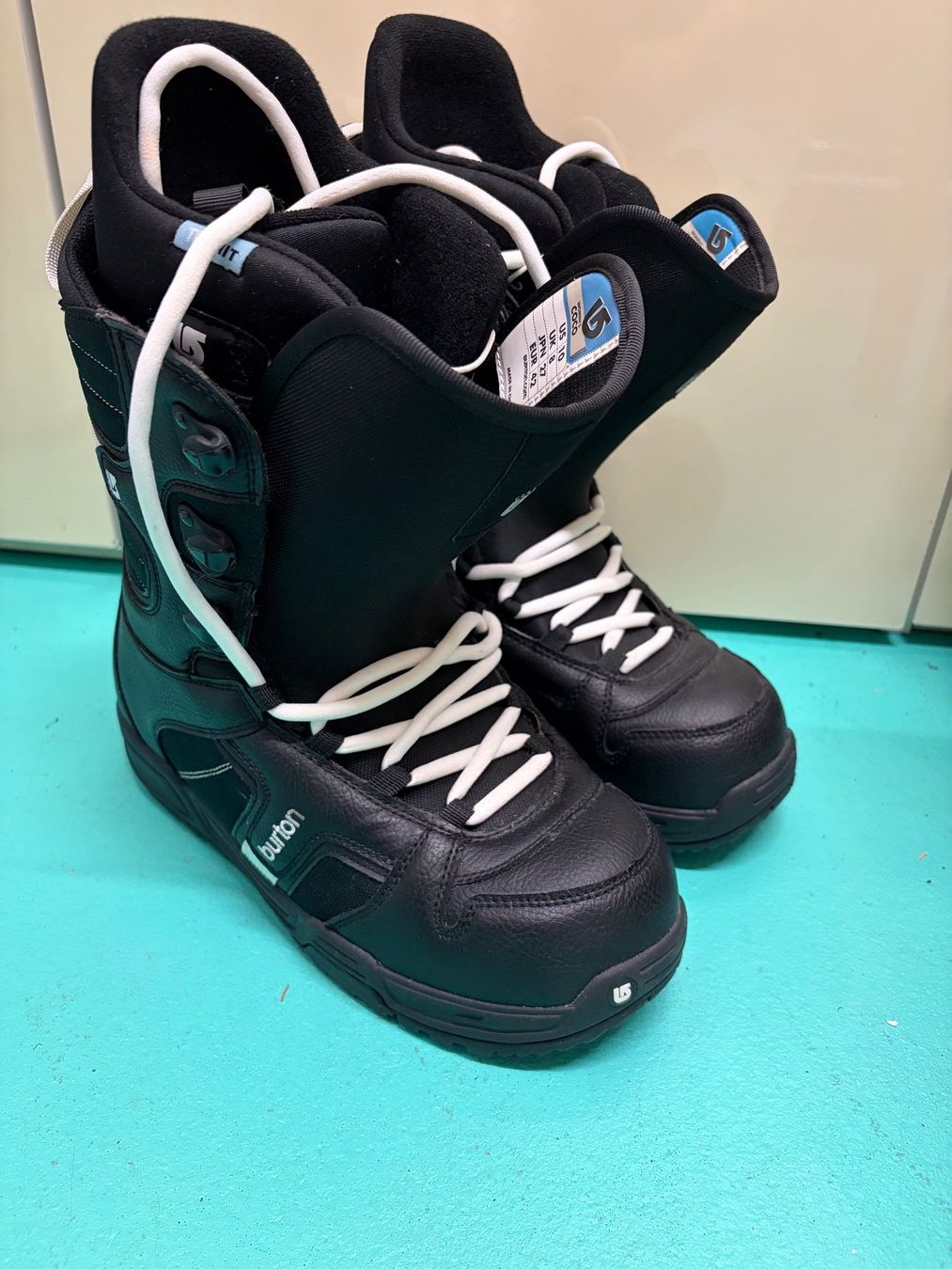 Burton Scarpe da uomo: Burton Snowboard Boots Grösse 42 – Usato da Eglisau venduto da swisstaurus