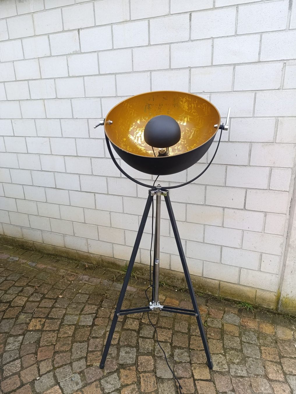 Lampade: Stehlampe THAMES Metall Gold – Usato da Herznach venduto da VinSer2