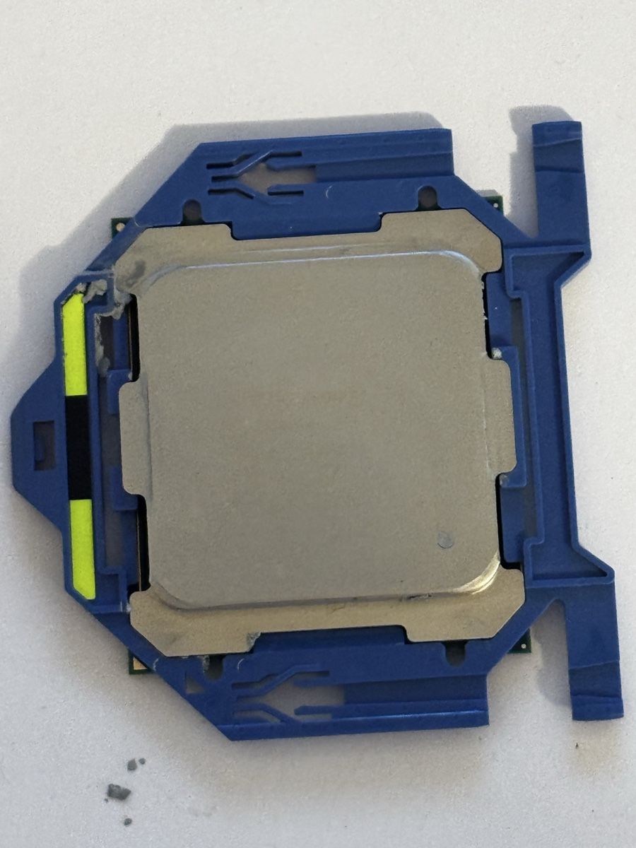 Intel Elektronikbauteile: Intel Xeon E5-2620v4 SR2R6 2.10GHz CPU processor used – Gebraucht aus Reinach BL von leo_d9bs 1