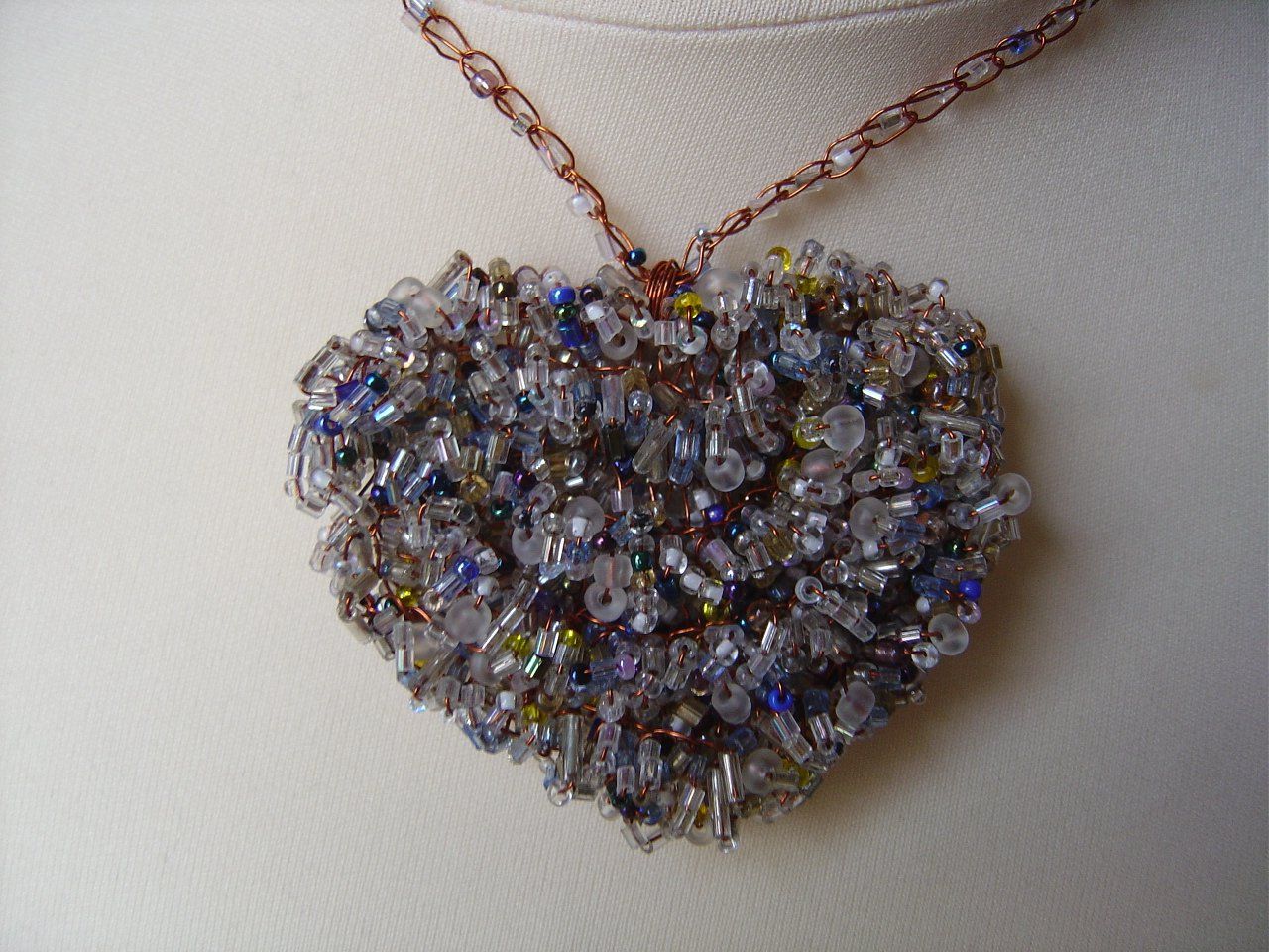 Ketten: Wunderschöner Schmuck - Beadwork "grosses Herz" – Neu (gemäss Beschreibung) aus Füllinsdorf von Bantrybay 1