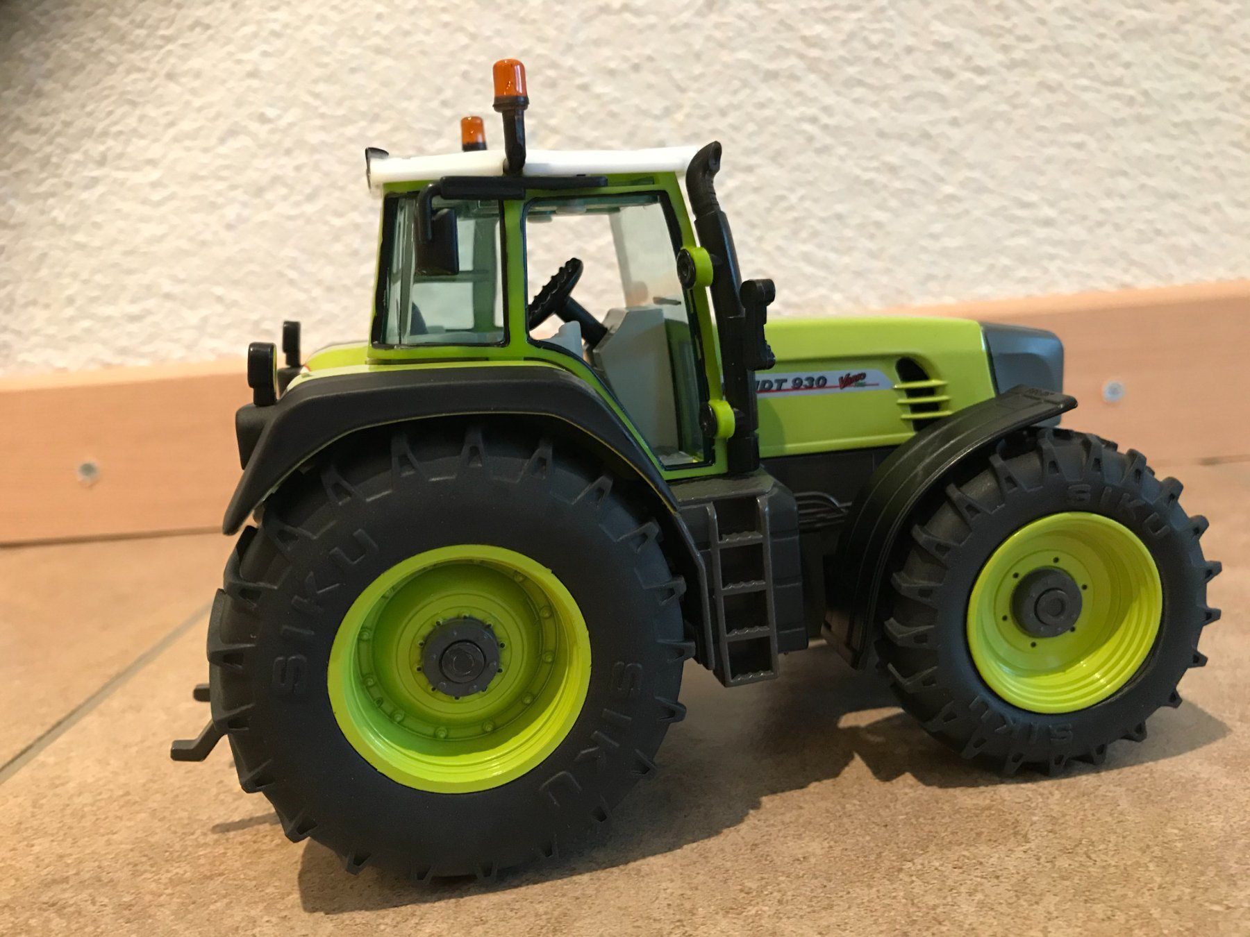 Fendt Trattori: SIKU Fendt 930 Vario – Nuovo e nell'imballaggio originale da Kreuzlingen venduto da Stefan1150 2