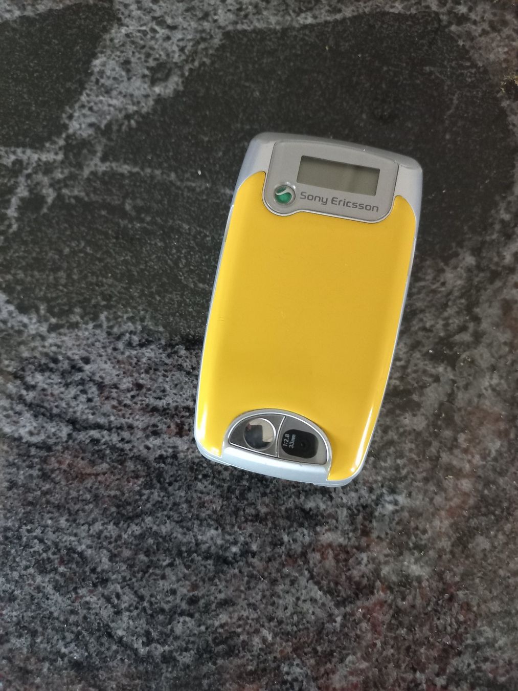 Telefoni cellulari / Smartphones: Vintage Sony Ericsson – Usato da Kaufdorf venduto da EdelmannPaPrintGmbH 1
