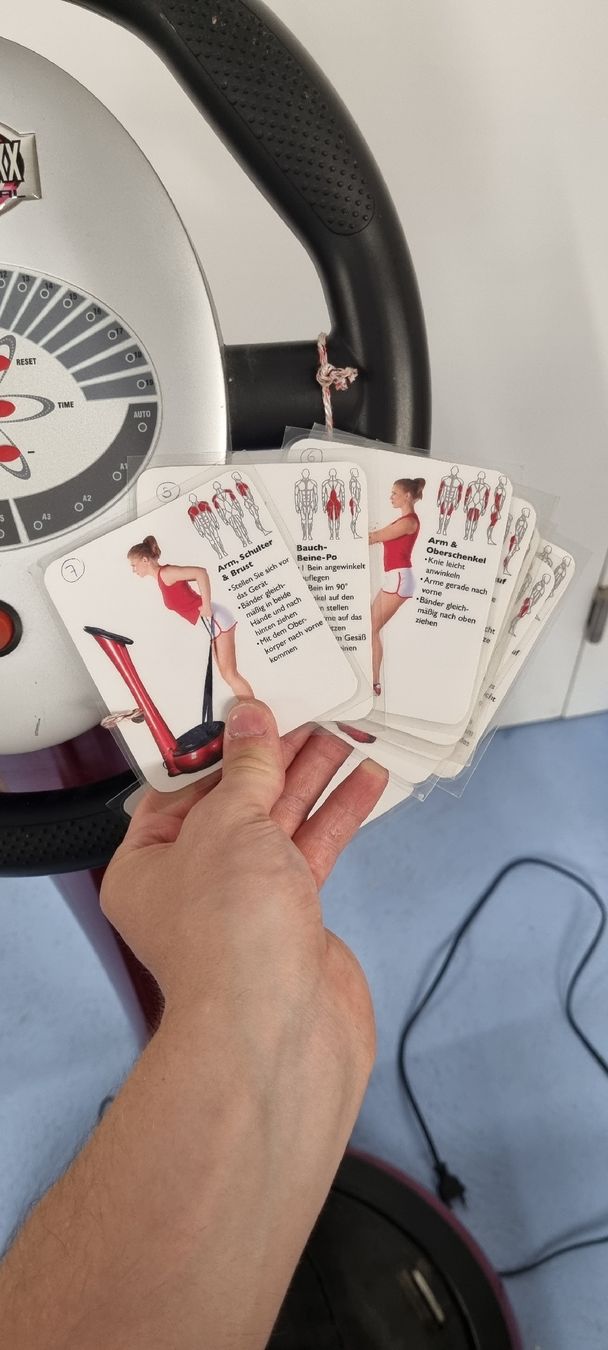 Hometrainer: Power Maxx Professional Vibrationsplatte mit Anleitungen  – Usato da Walchwil venduto da sev_9nl5 2