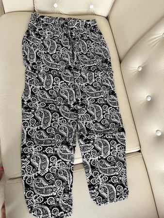Sommerhose mit Paisleymuster, Gr. 38, Top Zustand!