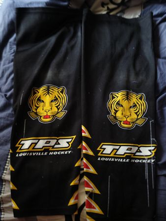Eishockey Stulpen TPS Louisville schwarz (SCL Tigers).