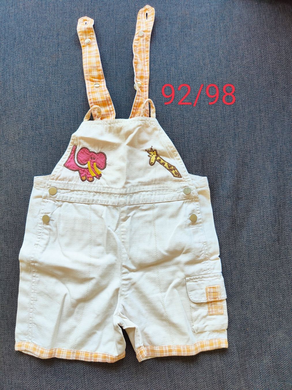 Hosen: Gr. 92/98 Latzhose "Elefant/Giraffe" – Gebraucht aus Sursee von lou19