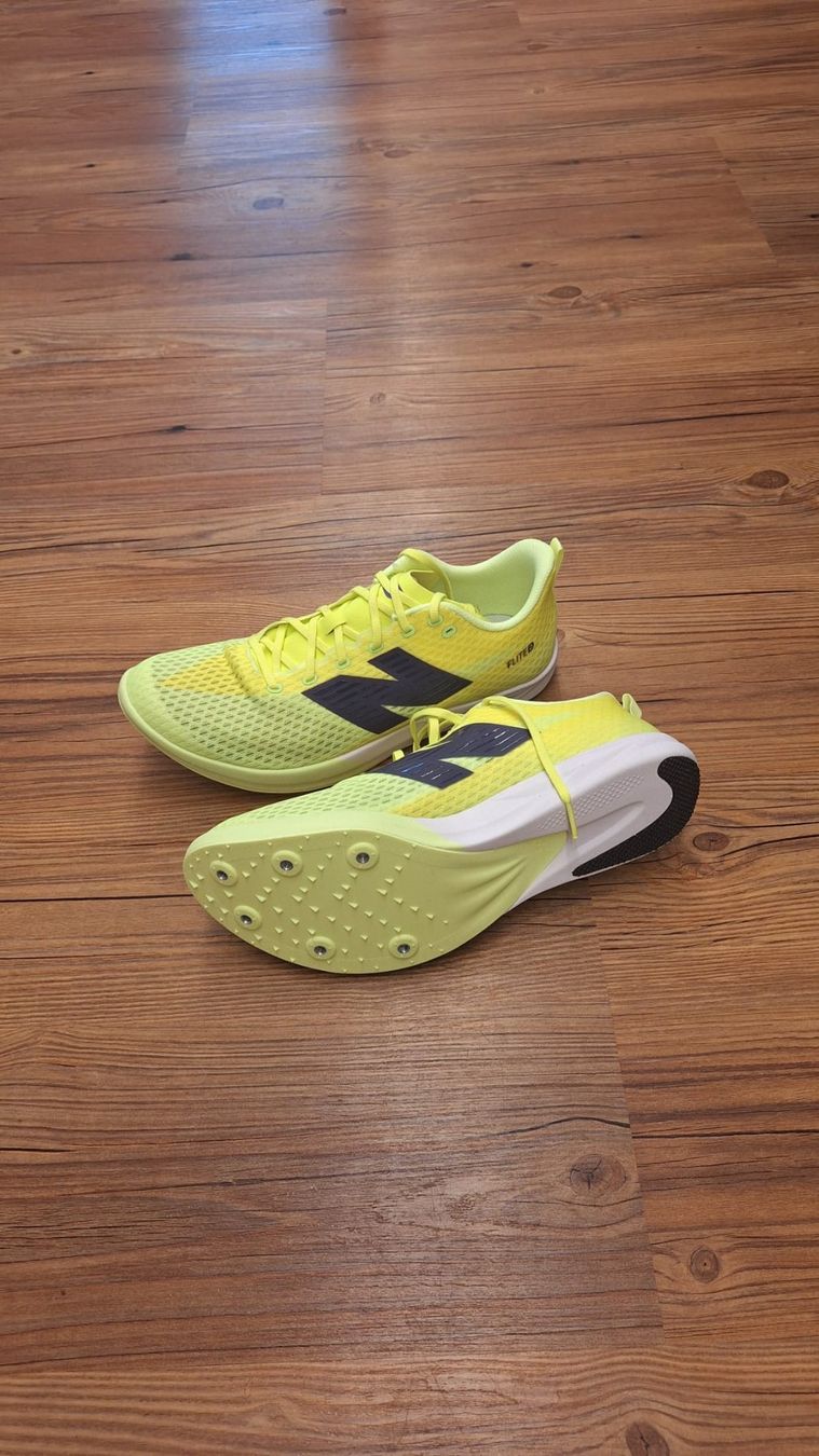 New Balance Herrenschuhe: Nagelschuhe New Balance – Neu (gemäss Beschreibung) aus Eriswil von flu_js8b