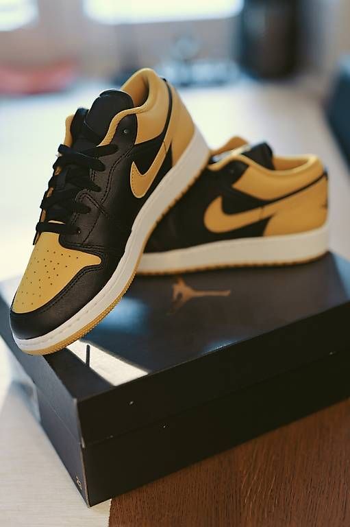Herrenschuhe: Jordan 1 Schuhe grösse 38.5 – Neu und originalverpackt aus Weesen von New-Level-Fitness 1