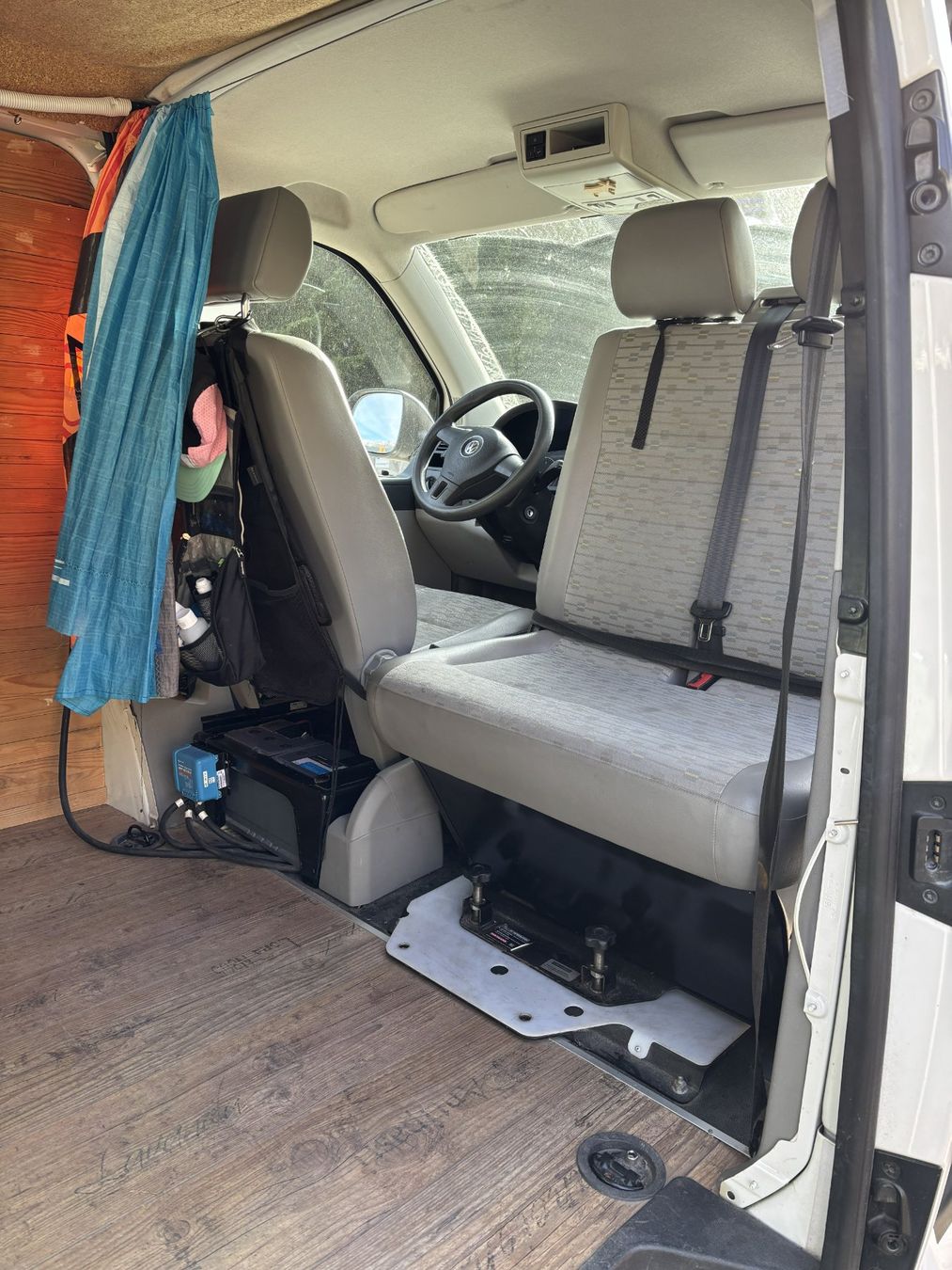 VW Camping Fahrzeuge: Camper VW T5 4Motion, langer Radstand – Gebraucht aus Davos Platz von Sel1naZ 7