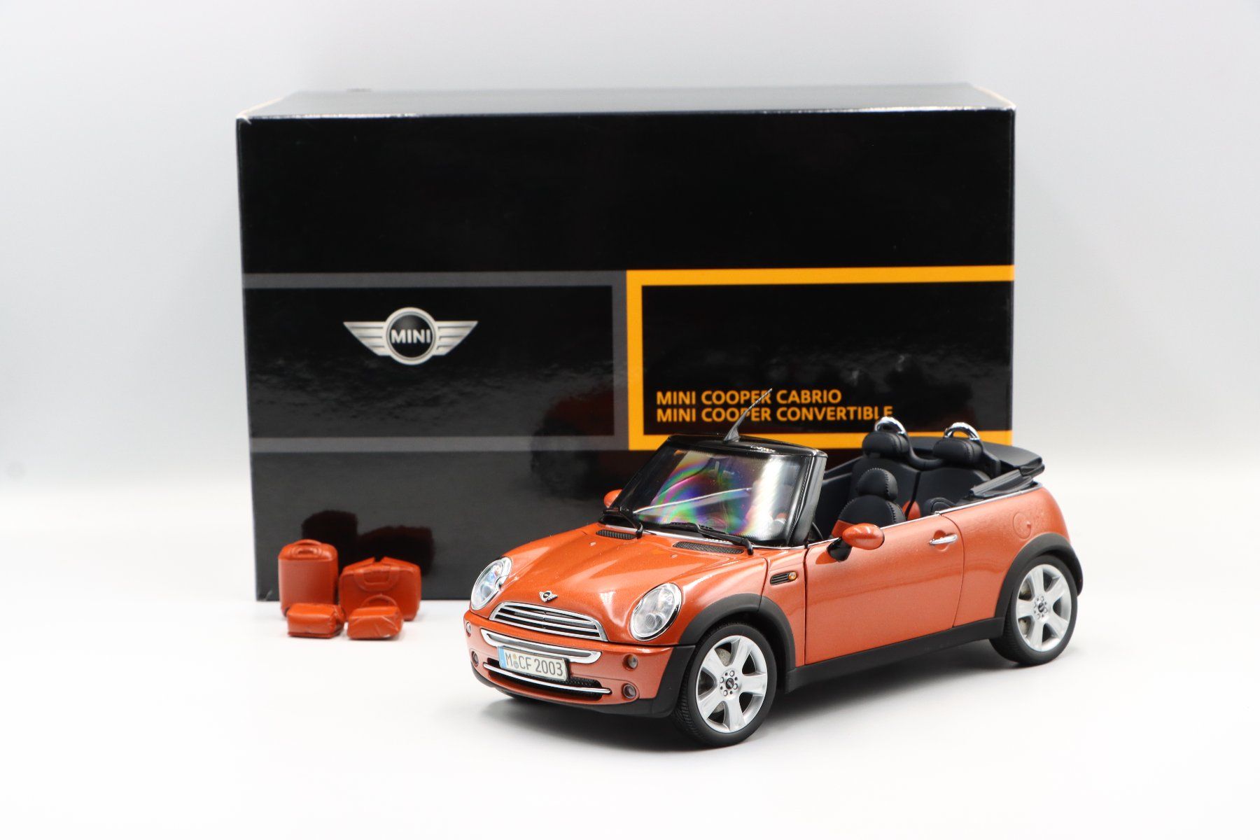 Modellautos: Mini Cooper Cabriolet 2004 1:18 Kyosho – Neu und originalverpackt aus Bühl b.Aarberg von