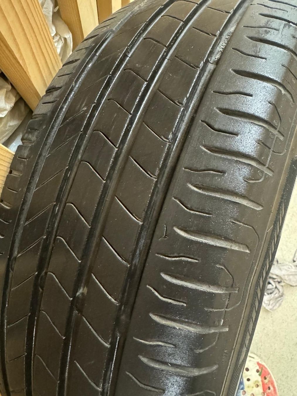 Renault Pneumatici & Ruote complete: 4 x Renault Scenic DCI Räder – Usato da Menziken venduto da lad_7p5c 1