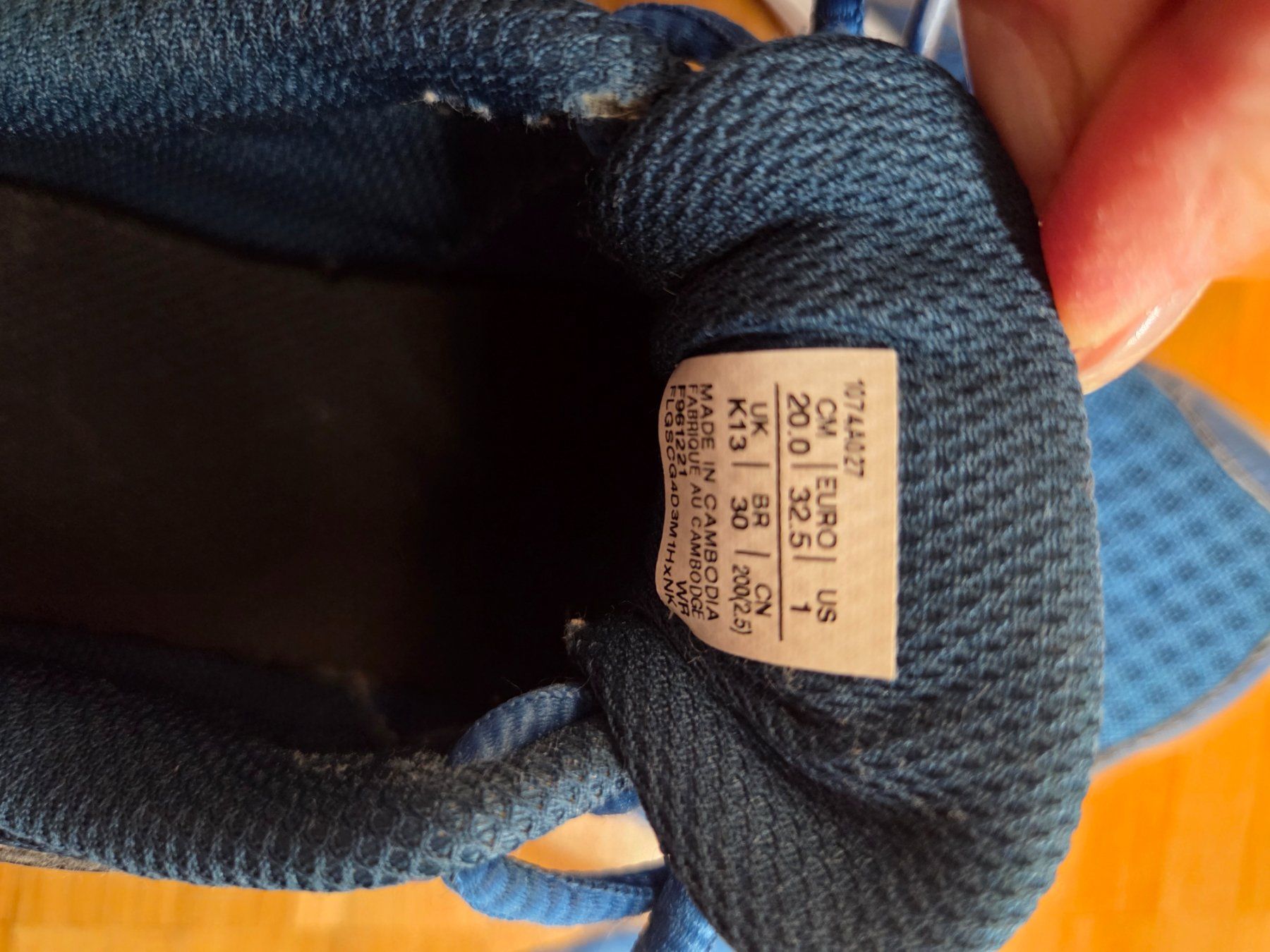 Asics Scarpe per ragazzi: Asics Hallenschuhe Gr. 32.5 – Usato da Bülach venduto da Goldfishli 3