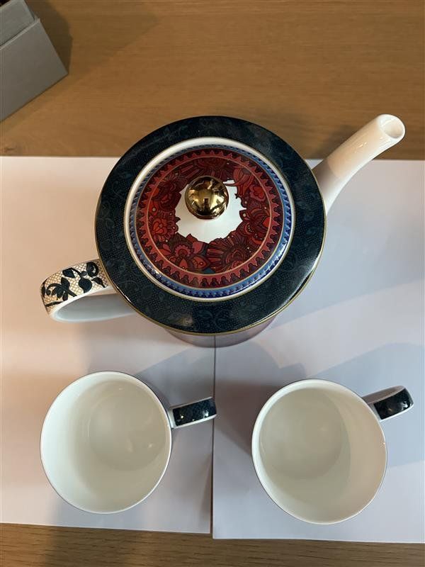 Set di piatti: NEW - Complete Tea Set in Porcelain – Nuovo e nell'imballaggio originale da Zürich venduto da aygo_a 4