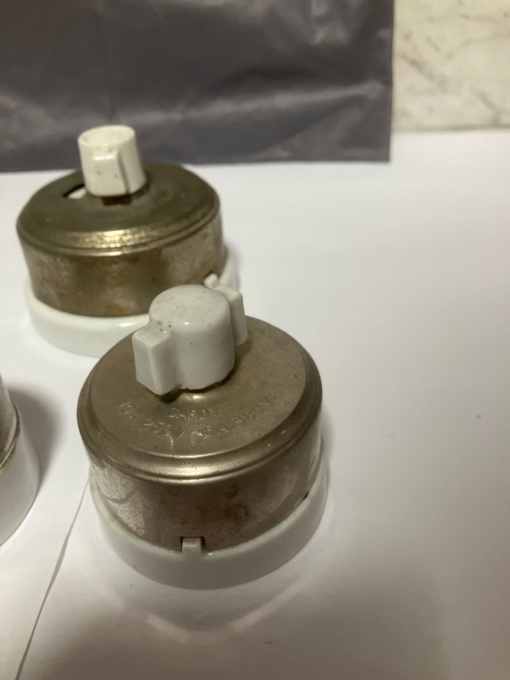 Schalter: 5 interruttori rotativi diverse misure – Gebraucht aus Sagno von ang_fs6n 1
