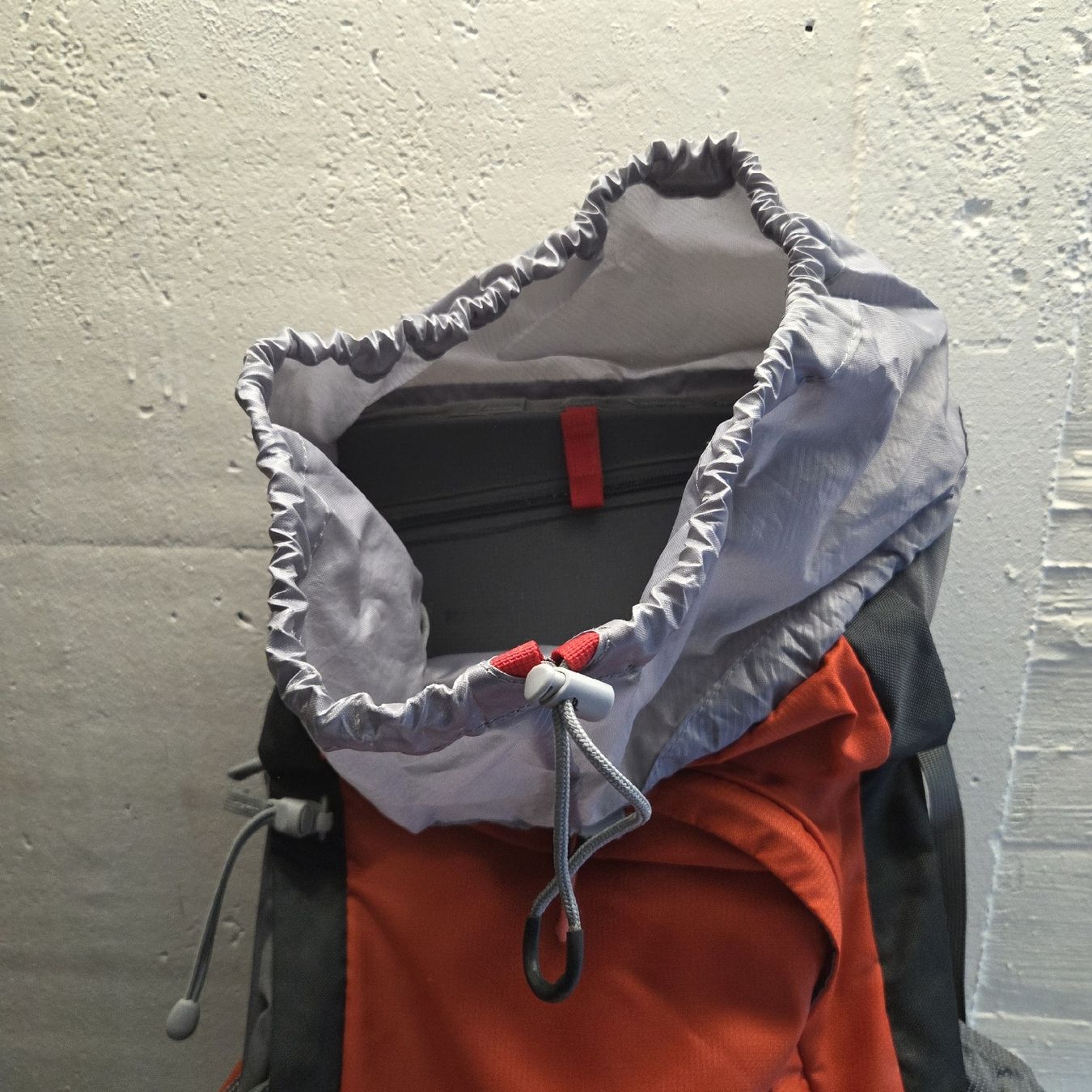 Mammut Zaini: Mammut Rucksack und Leki Wanderstöcke.. – Usato da Stans venduto da Ducati16 3