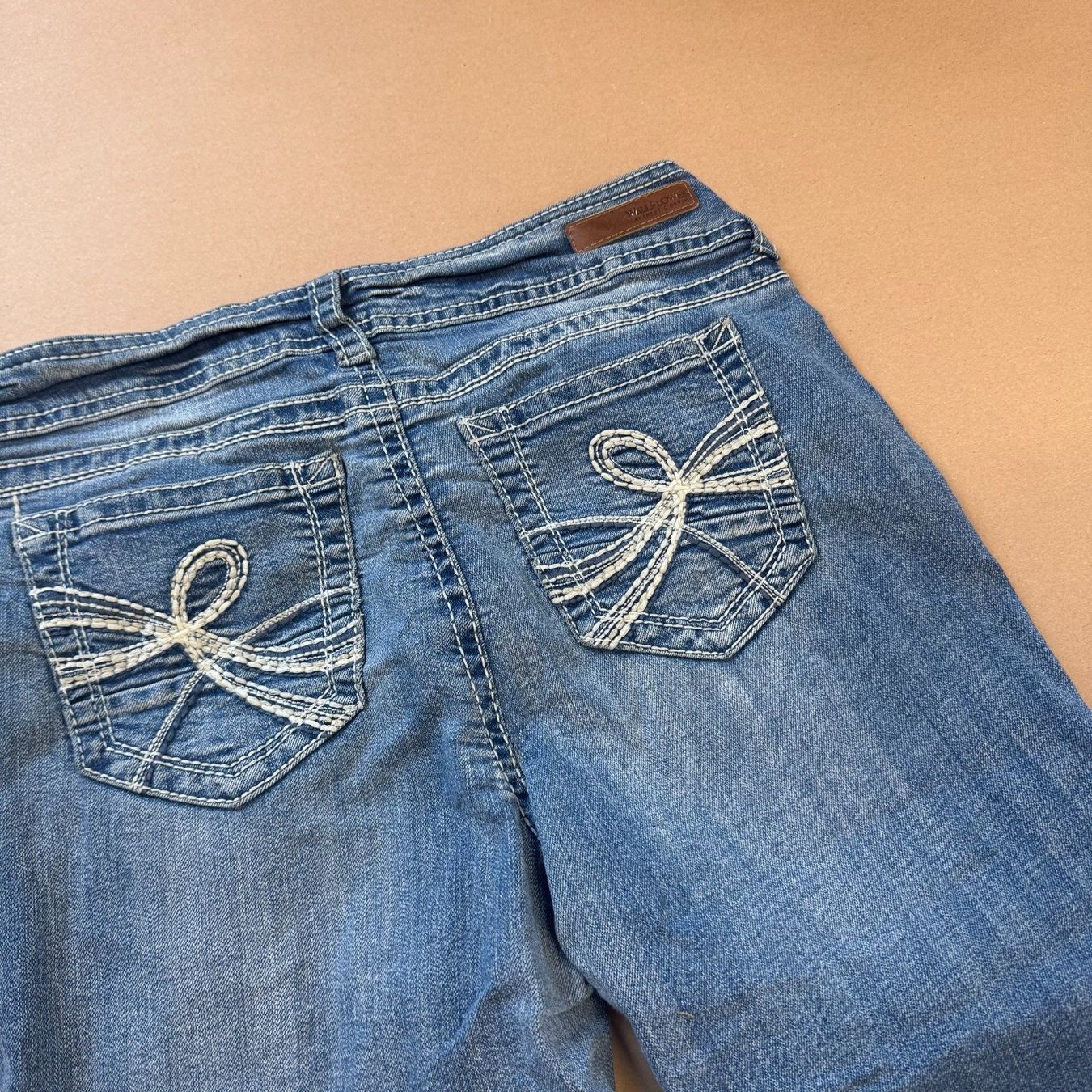 Jeans: Wallflower Y2K bootcut denim jeans – Usato da St. Gallen venduto da sourced_limited 1