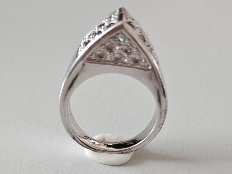 Ringe: Ring mit Zirkonia, Grösse 51 – Gebraucht aus Urdorf von Colina