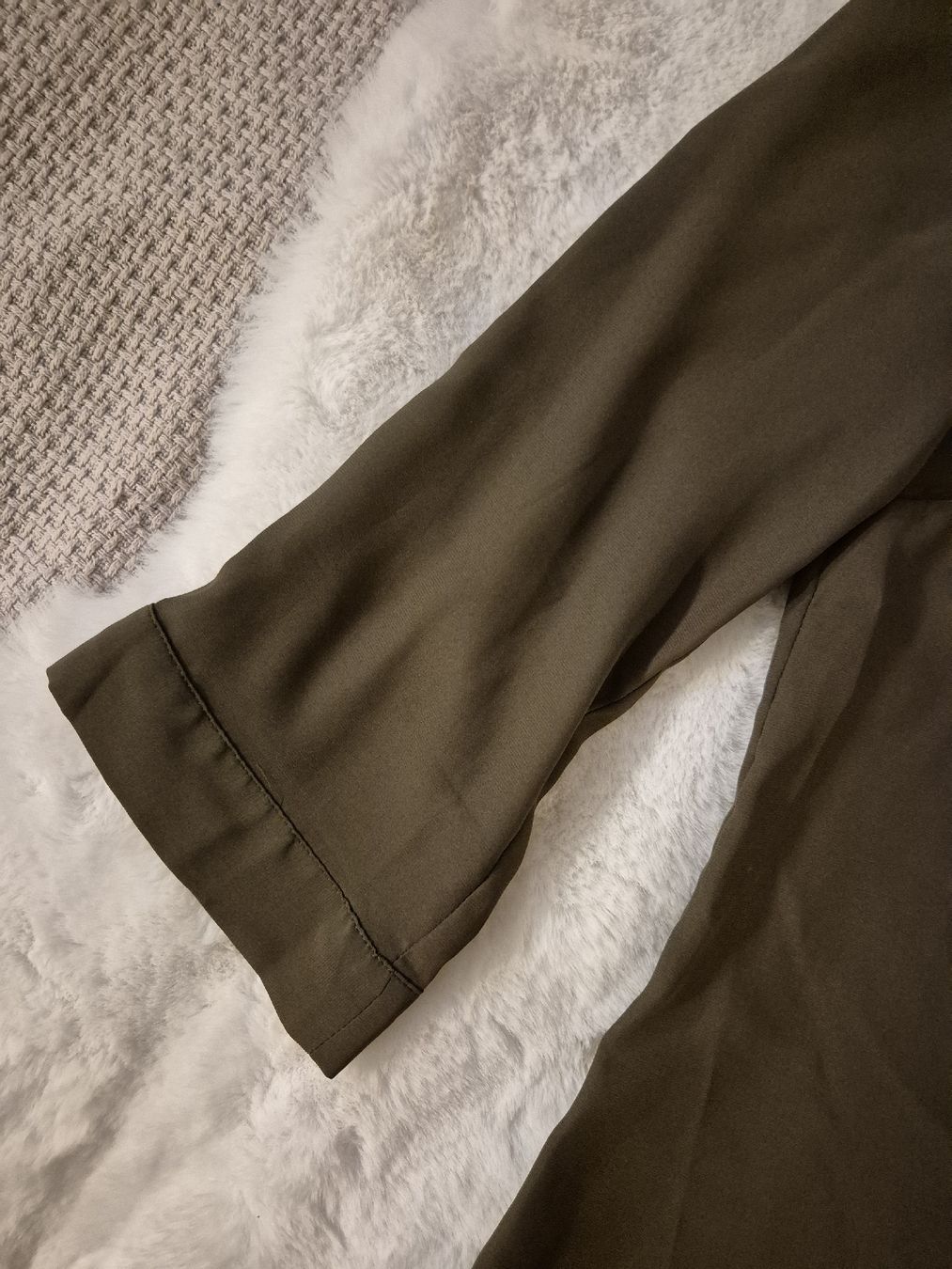 H&M Camicette: Khakifarbene Bluse von H&M, Grösse 36 – Usato da Romanshorn venduto da Enilec02 2