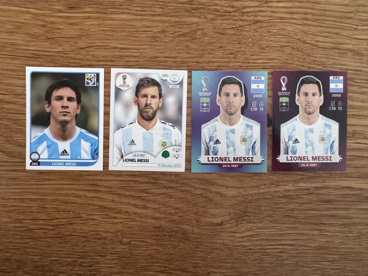 Panini Carte collezionabili: Lionel Messi Panini Sticker 2010, 2018, 2022 – Usato da Emmen venduto da Panininho