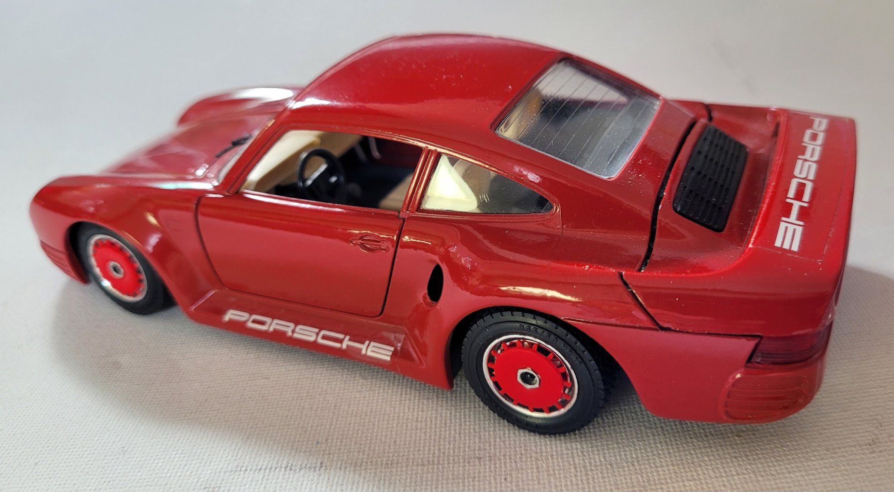 Bburago Modellini d'auto: PORSCHE 959- 1:24 – BURAGO – Usato da Neftenbach venduto da Mador6 6