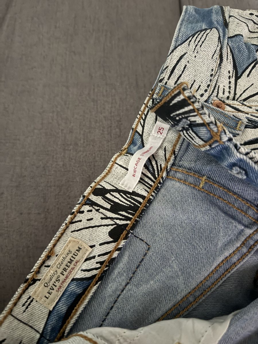 Levi's Jeans: Levi's Premium Jeans x FARM RIO – Nuovo (secondo la descrizione) da Berikon venduto da lai_8wpt 5