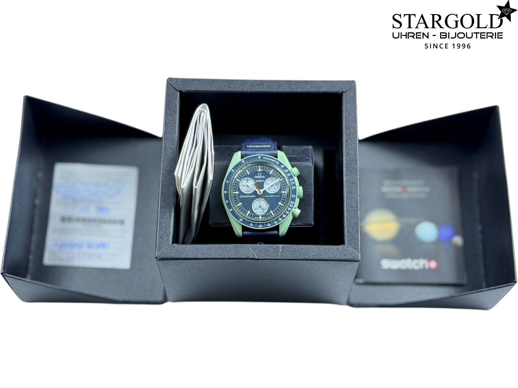 Swatch Uhren: Swatch Moonswatch "Mission On Earth" - SO33G100 – Gebraucht aus Zürich von Stargold-Uhren 1