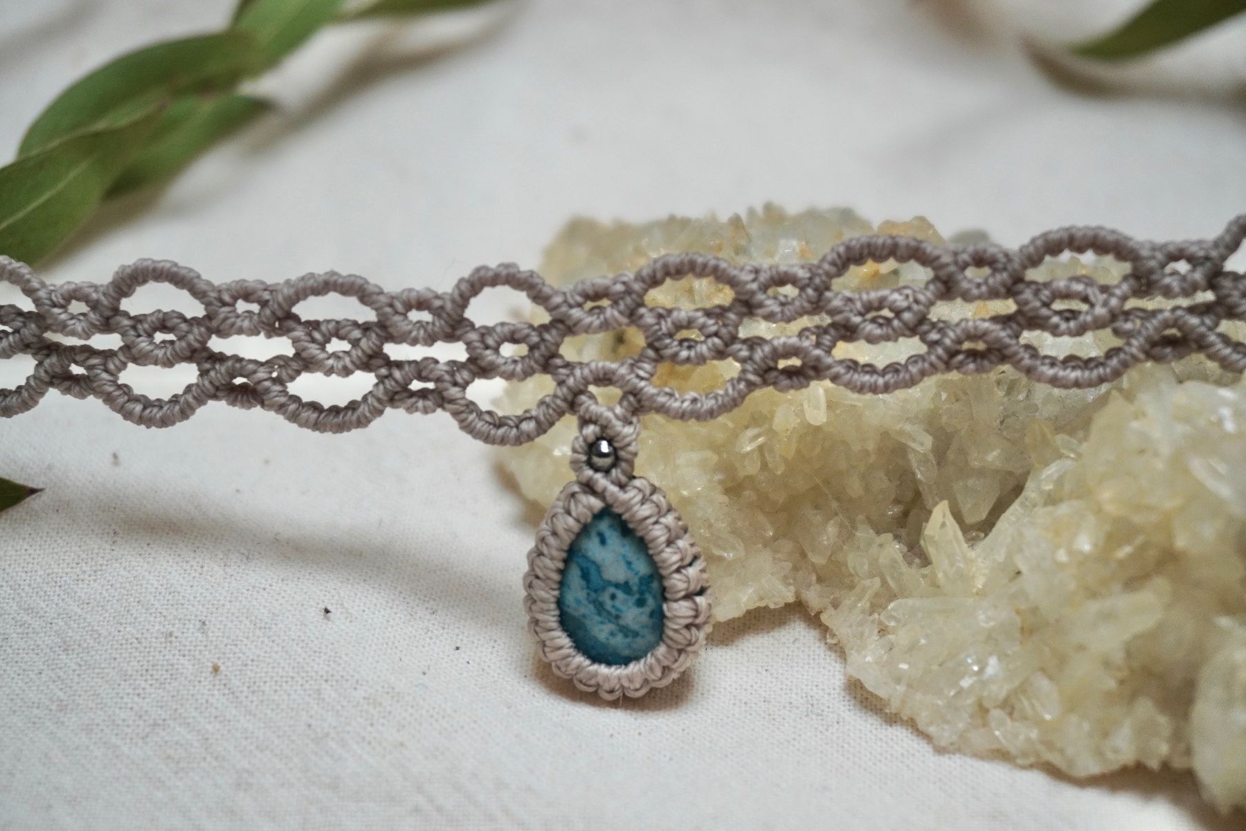 Catenine: Einzelstück - Makramee Choker-Halskette – Nuovo (secondo la descrizione) da Heerbrugg venduto da R.St27 3