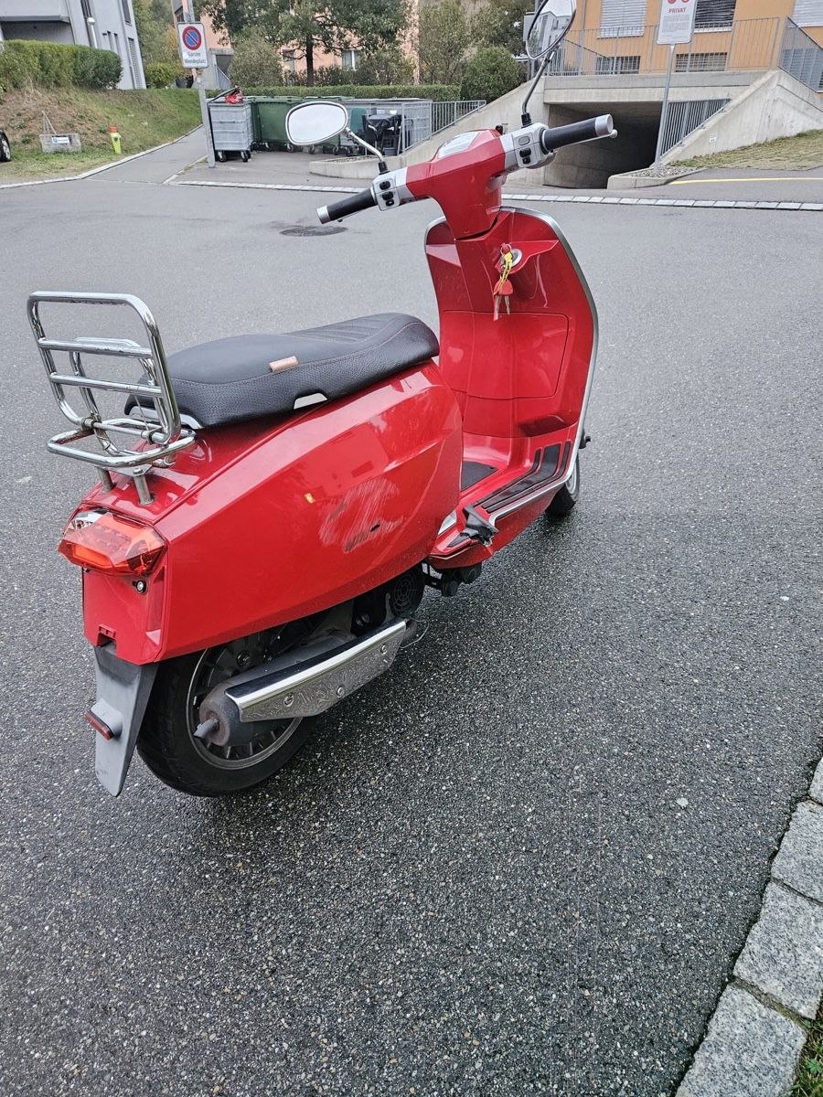 Lambretta Scooter: Lambretta V125 Special – Usato da Winterthur venduto da Neri2011 4