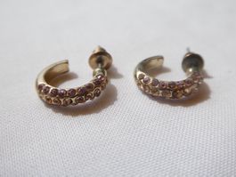 Kleine, goldfarbenen Creolen mit rosa Strass, Modeschmuck