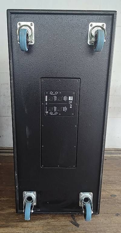 HK Audio Casse acustiche: HK Audio SL218 PA Subwoofer – Usato da Schlieren venduto da Basscenter 2
