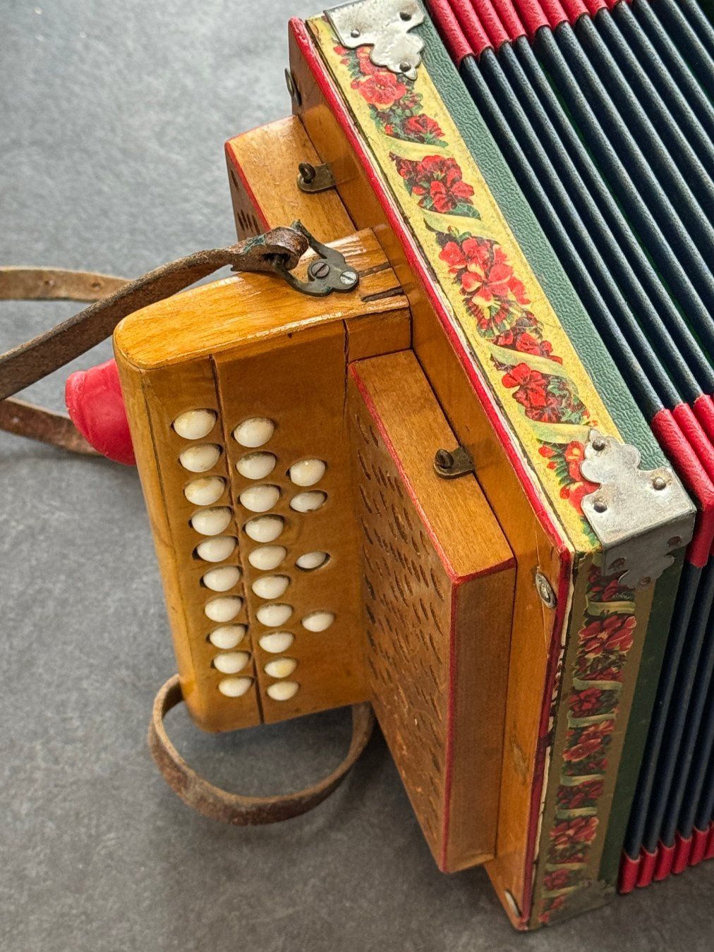 Eichhorn Strumenti musicali: wunderschönes, altes Schwyzerörgeli Eichhorn, 6 Bässe – Usato da Baar venduto da qsi2005 3