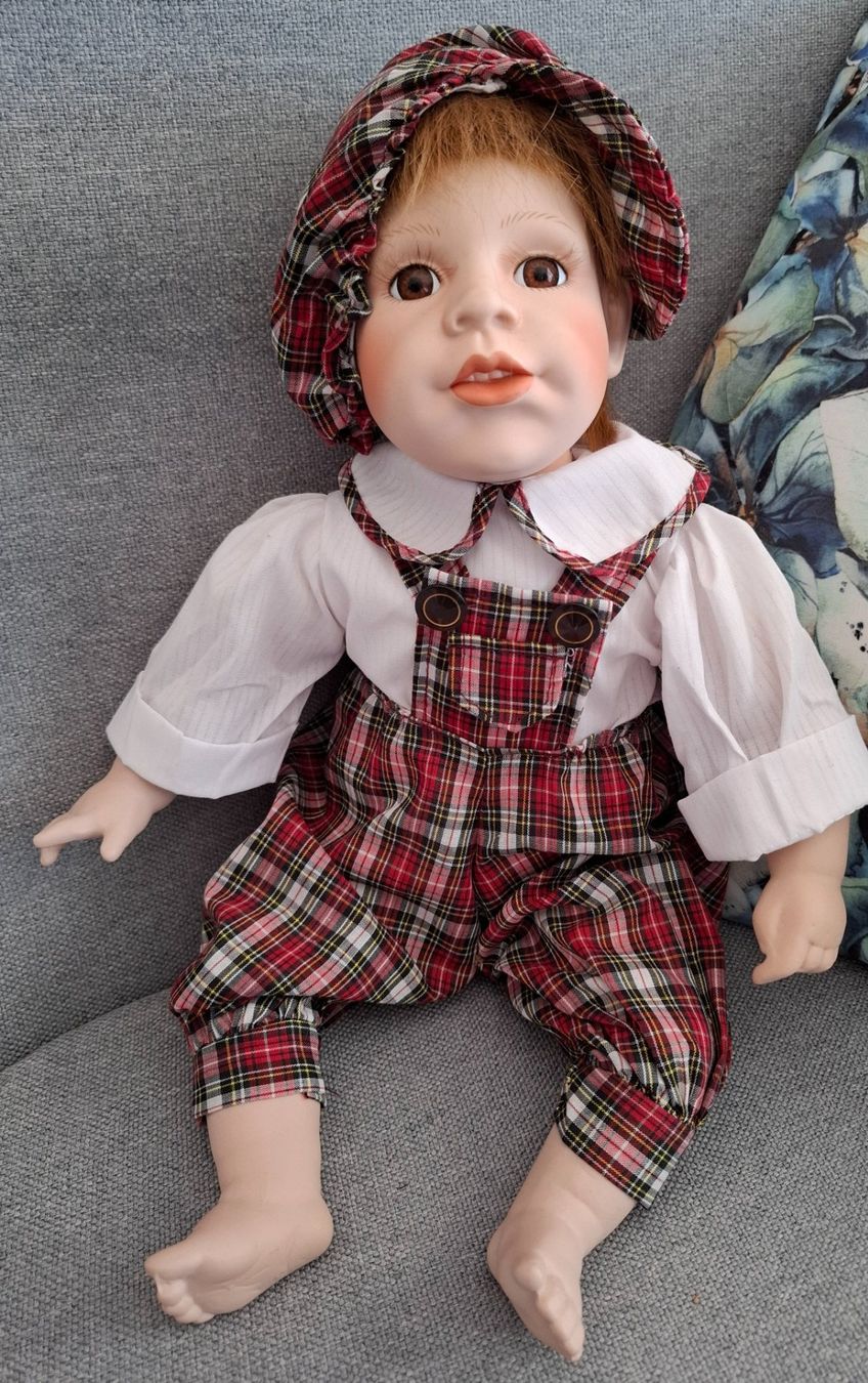 Bambole: Porzellanpuppe – Usato da Ballwil venduto da Ziboeri