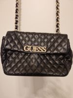 Guess Handtasche schwarz mit gold-Riemen