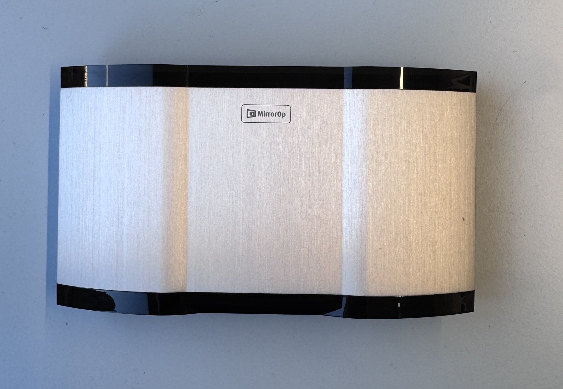 Proiettori: WePresent MirrorOp Wireless Presentation Gateway WiPG-1600 – Usato da Kriens venduto da ICT-BZ