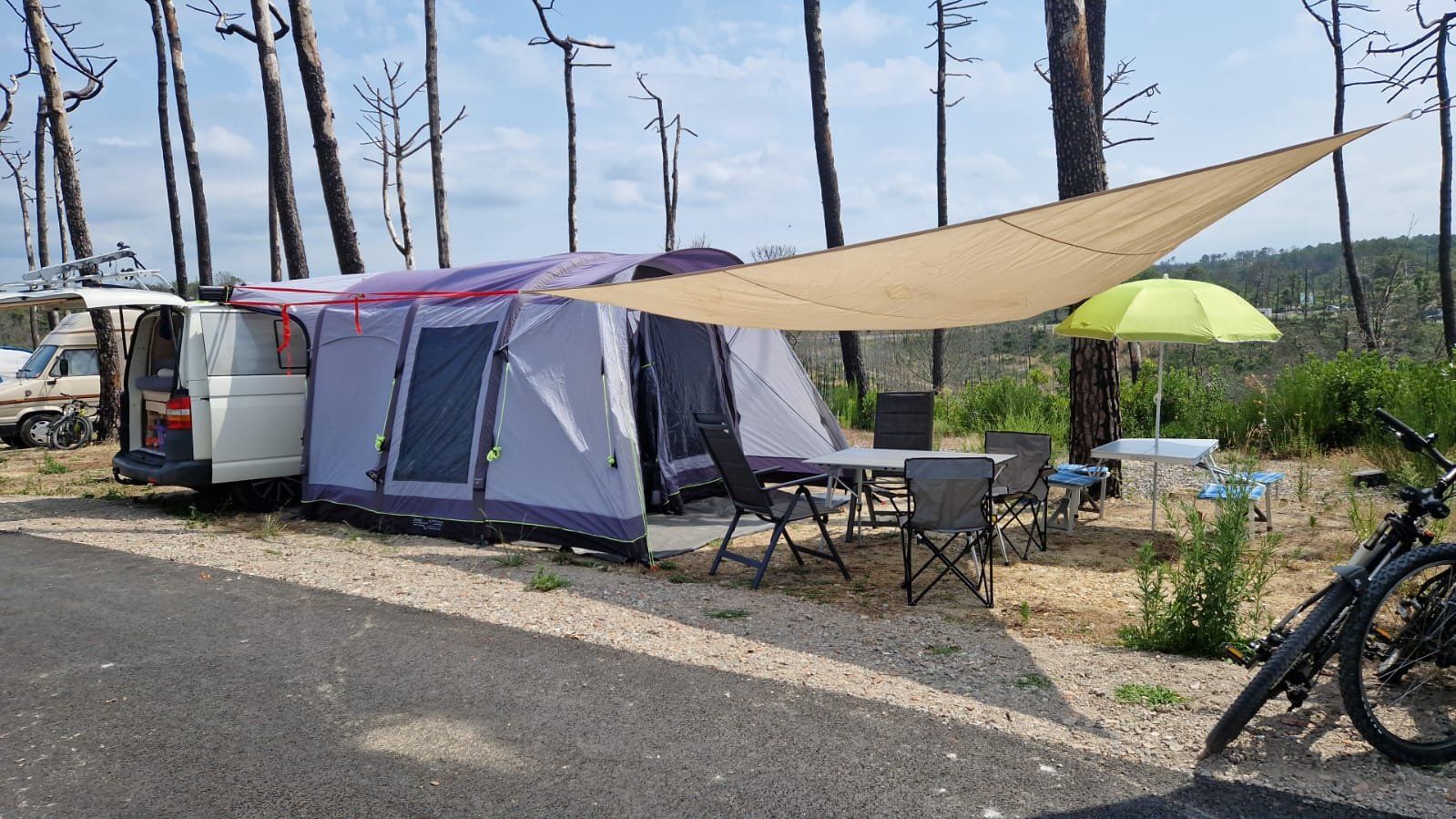 VW Veicoli da campeggio: T 5 mit Camperausbau – Usato da Ueberstorf venduto da Verkauf100 9