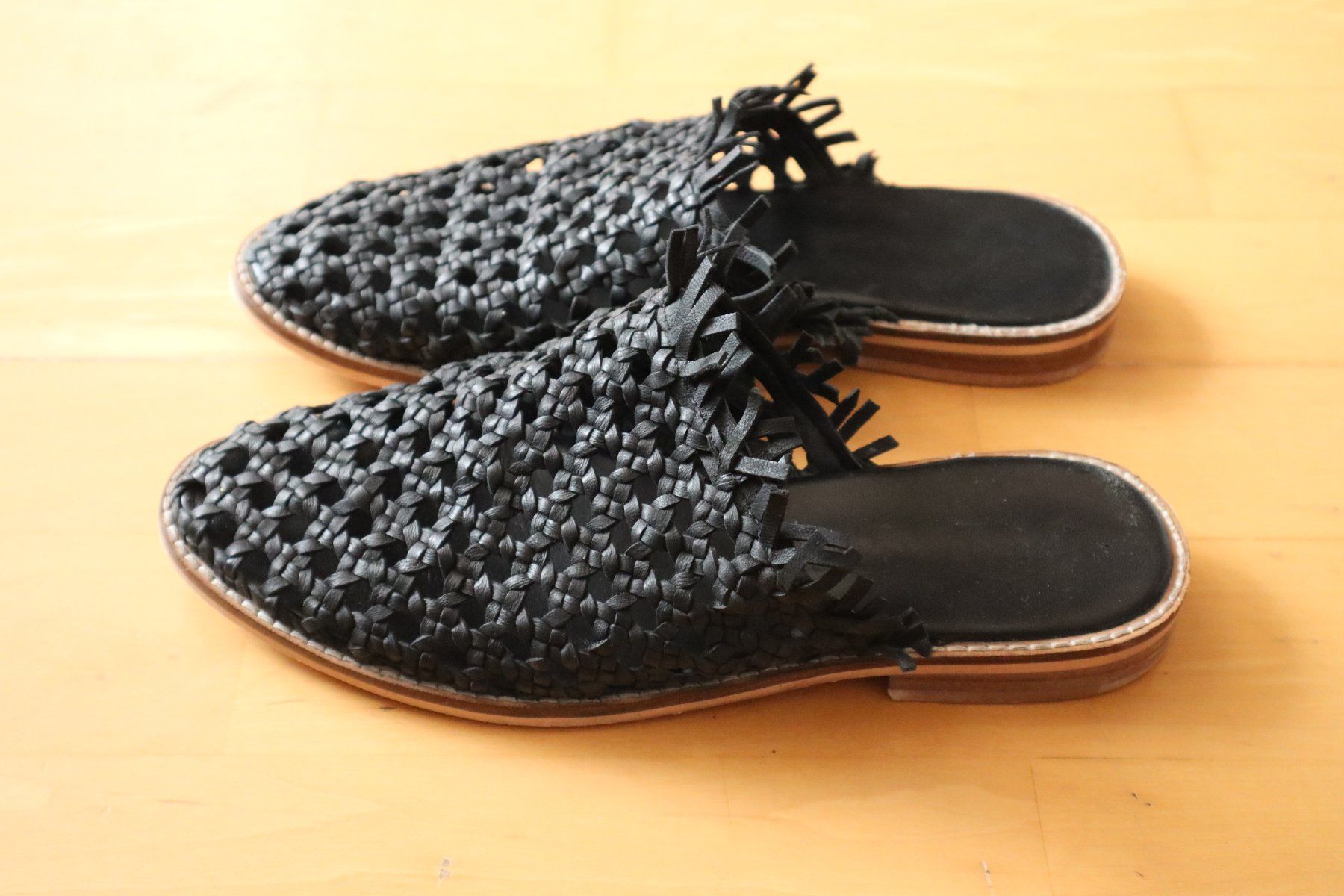 Damenschuhe: Slipper / Sandale, echt Leder, Gr. 39, schwarz – Gebraucht aus Wattwil von diamant1