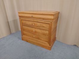 Antike Kommode aus Holz guter Zustand. Mit "Geheimfach" 