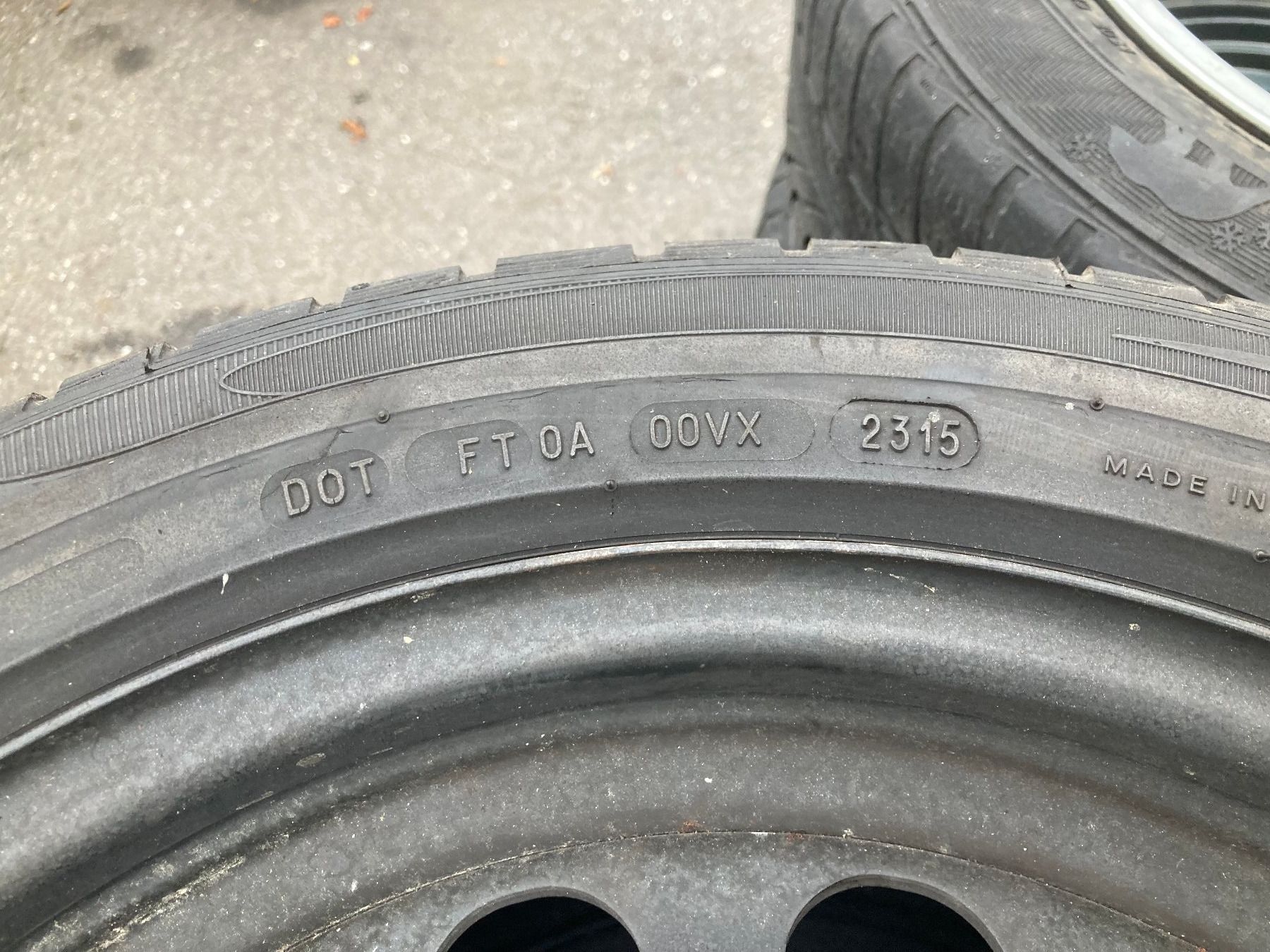 BMW Pneumatici & Ruote complete: BMW X1 Winterräder  E84 225/50R17 – Usato da Cham venduto da WB2223 4