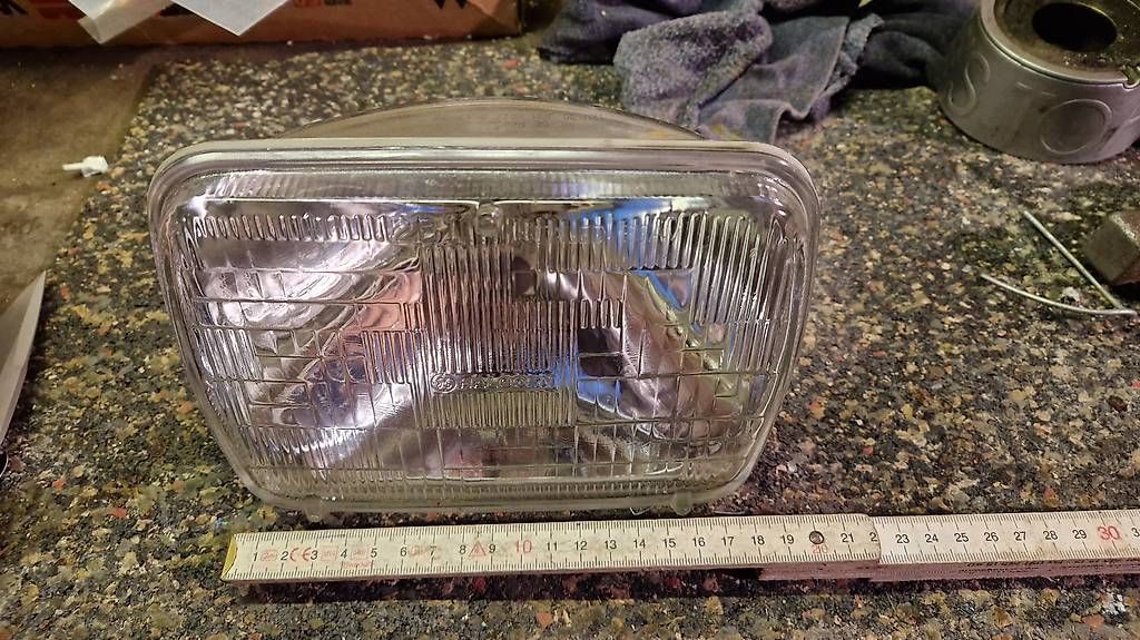 Fari: Faro - Scheinwerfer Sealed Beam Halogen – Usato da Camorino venduto da excubitorcaecus