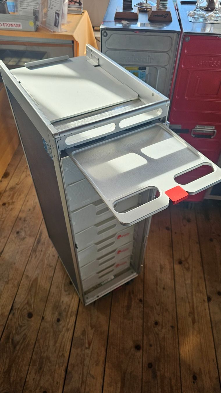 Altro in Aeronautica: Air Berlin Flugzeugtrolley – Usato da Glattfelden venduto da hbct 1