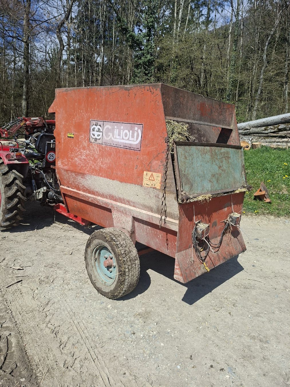 Alle Maschinen: Mischwagen + Ersatzteilspänder – Gebraucht aus Oberdorf SO von luk_9d92