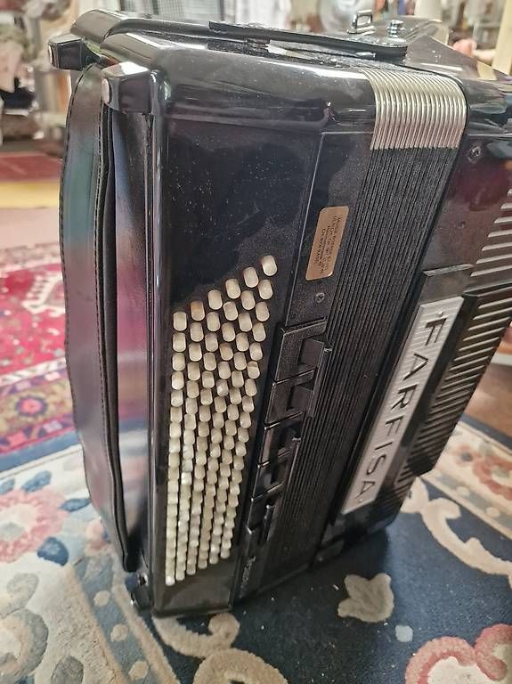 Musikinstrumente: Akkordeon FARFISA Mod. TX 12 M – Gebraucht aus Basel von FETAG_Brocki 1