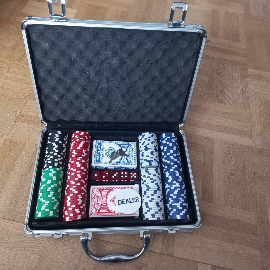 Giochi: Poker Spiel Set mit Alu Koffer – Usato da Jonen venduto da bue_b7z7