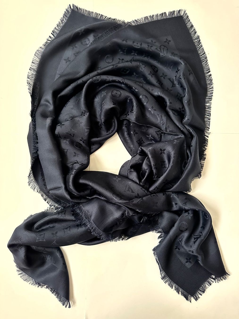Louis Vuitton Foulards & écharpes: Louis Vuitton scialle – Neuf (Voir description) à Pregassona par Reluxuryspace 5
