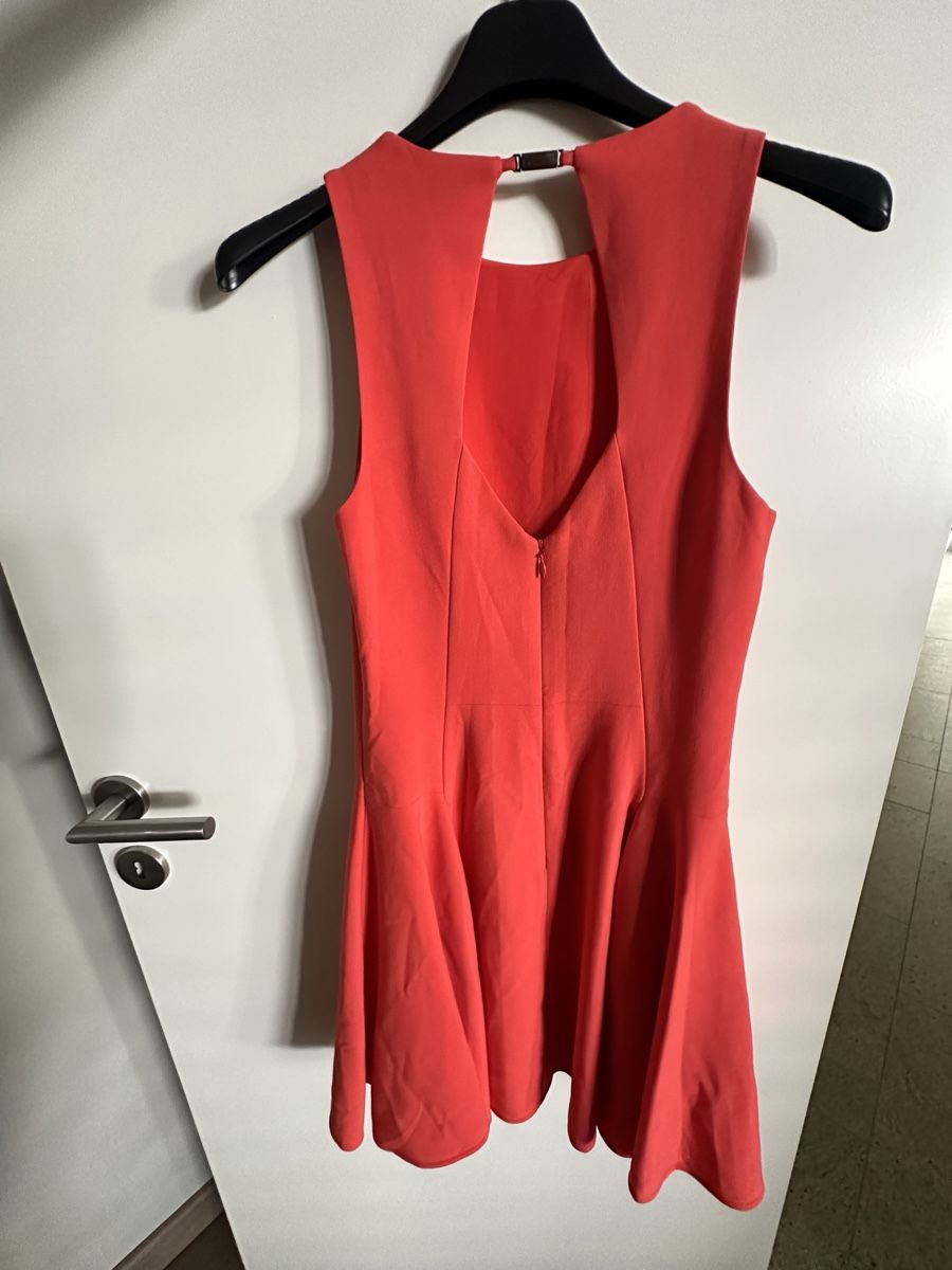 Kleider: Halston Heritage coral dress size 0 – Gebraucht aus Meilen von tan_v628 2